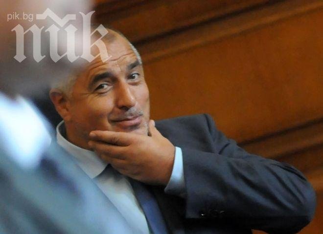 Бойко ухажва репортерка на ПИК: Много хубава рокля имаш