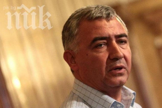 Атанас Мерджанов: ГЕРБ режисира ексцесиите пред парламента