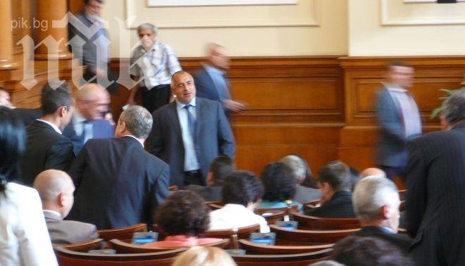 Радост в ГЕРБ – депутатите заработиха 140 лв. за първи път от седмици