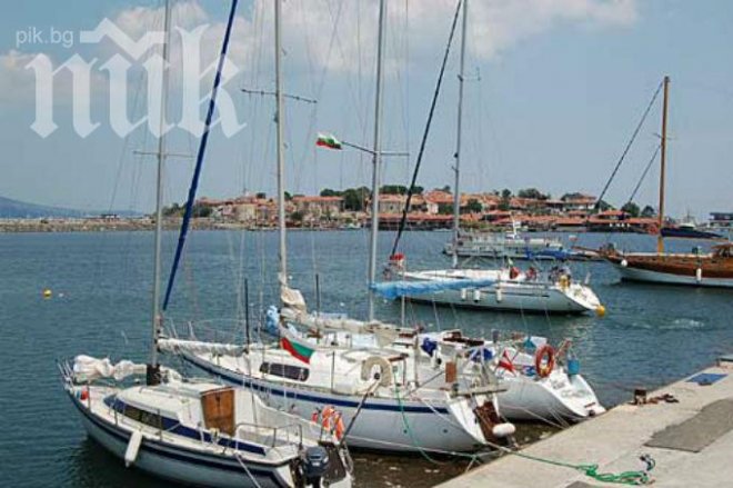 Яхта на ексдепутата от ГЕРБ Емил Димитров опожарена до основи