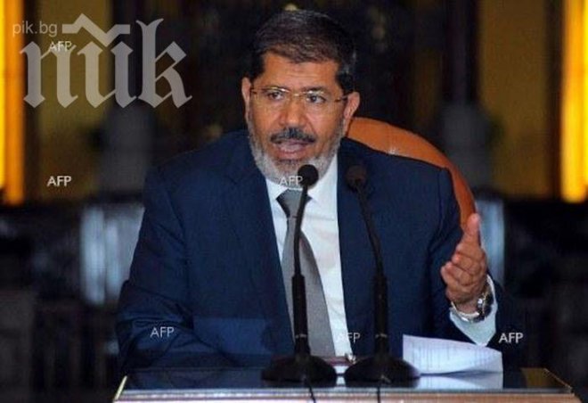 Мохамед Мурси е преместен в затвор в покрайнините на Кайро 