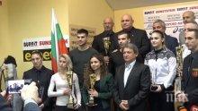 ИЗВЪНРЕДНО В ПИК TV: Българска национална федерация по карате раздаде годишни награди „Звездите на спорта“