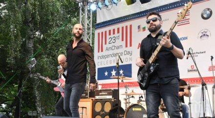 иде ново звездно бебе баща става любимец дамите снимка