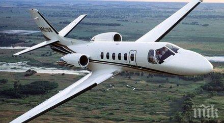 трима загинали падането двумоторен самолет канада