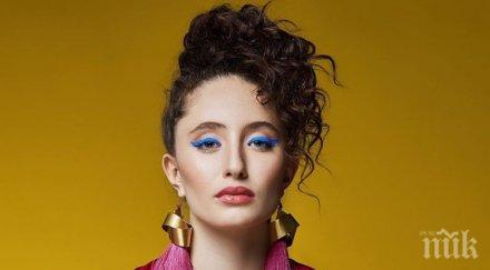 алма трети сингъл годината изпълнява сама всички каскади новия клип