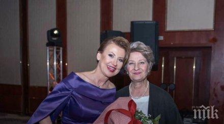 издигат скулптура мария гигова бяла лястовица