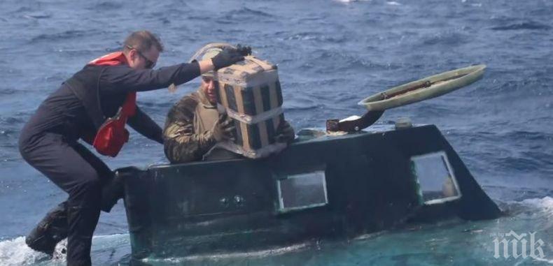 Удар: Перуански патрулен кораб задържа подводница с над тон наркотици на борда