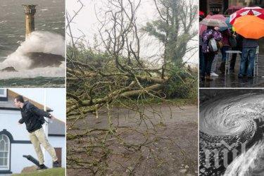 Щорм в Ирландия разруши сгради и наводни пътища