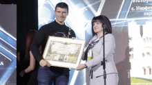 Караянчева връчи отличието "Изборът на българите" на Четвъртите годишни награди на Министерството на туризма