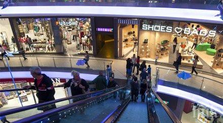 последните минути полицаи автомати нахлуха бургаски мол снимки