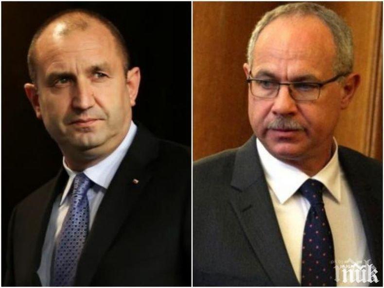 Антон Тодоров: Румен Радев чете ПИК, крещи фалцетно, подскача и ругае