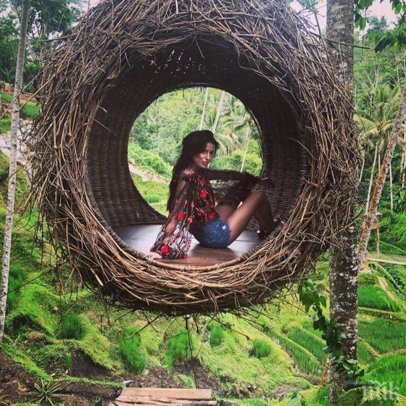 Миската Чушева с големите джуки избяга от хейтърите на Малдивите (СНИМКИ)