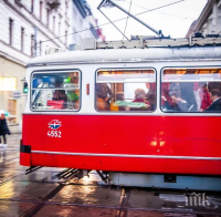 Арестуваха 16-годишен българин във Виена, размахал меч в трамвай