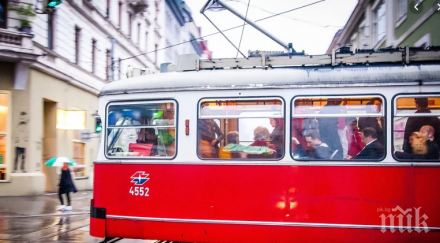 арестуваха годишен българин виена размахал меч трамвай