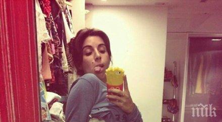 щерката марадона завъртя поредния футболист