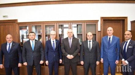 първо пик главният прокурор иван гешев срещна генералния секретар интерпол юрген щок