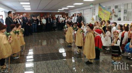 коледарчета детска градина изнесоха концерт националната пожарна снимки