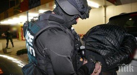 мощен удар 300 мафиоти ндрангета ареста сред тях банкери политици адвокати събирали италия германия българия видео