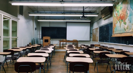 ученик открадна лева учителска стая