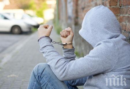 Спипаха ученик дилър на дрога в Айтос