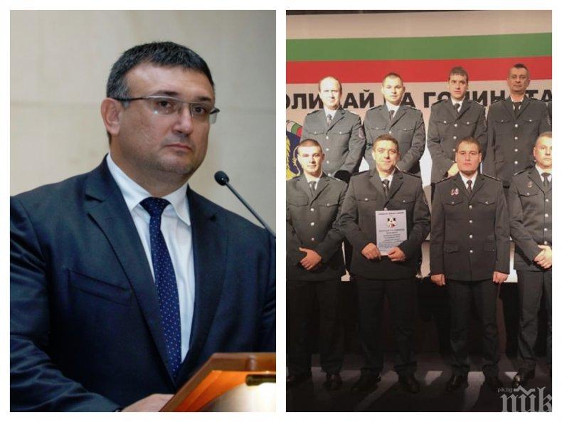 ИЗВЪНРЕДНО В ПИК TV: Младен Маринов награди служители на Гранична полиция (ОБНОВЕНА)