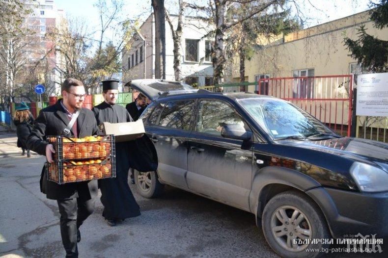 Софийска митрополия дари медикаменти на Дом за медико-социални грижи за деца в София