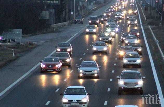 БЕДНИ ЛИ?! Галъп измери: 2,4 млн. българи ще пътуват по празниците