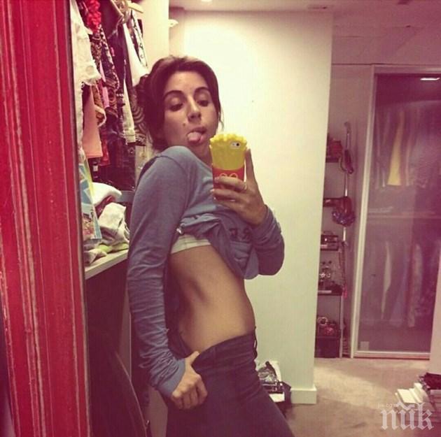 Щерката на Марадона завъртя поредния футболист