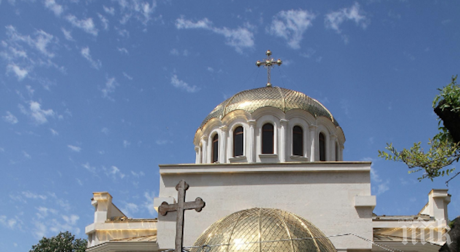 Освещават догодина новата църква във Варна 