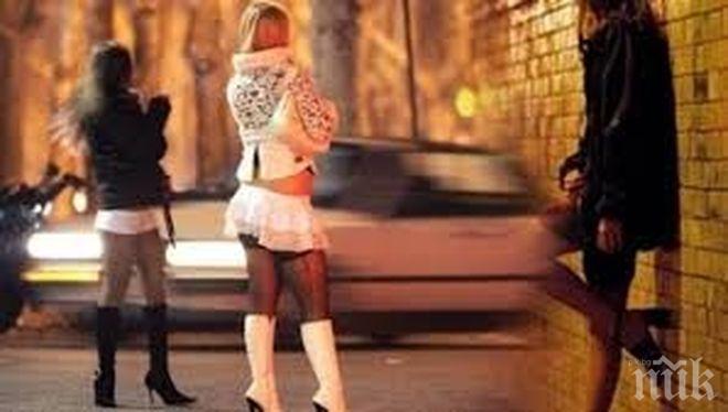 Десетки проститутки излязоха на протест в Скопие