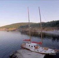 Издирват собственика на българска яхта, потънала в Кавала