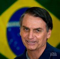 Президентът на Бразилия Жаир Болсонаро помилва полицаи по случай Коледа