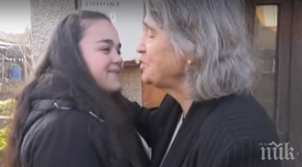 добро дело ученичка върна последните пари възрастна жена