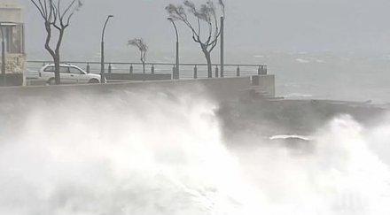 опасно време силна буря ветрове 120 час очакват португалия