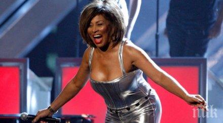 звездни тайни младее тина търнър