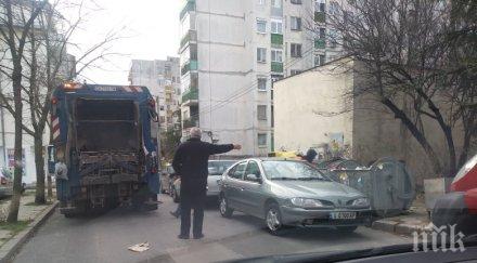 контейнерите хасково препълнени заради безразборно паркиране