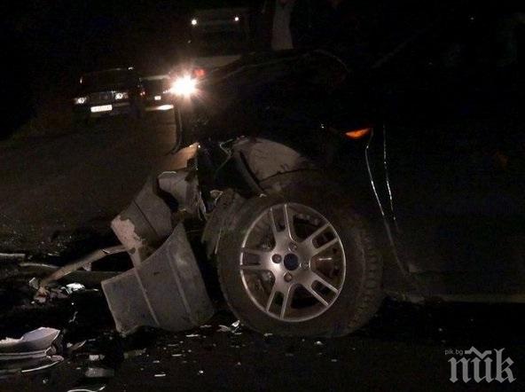 КРЪВ СЕ ЛЕЕ НА ПЪТЯ! 18-годишна предизвика страшно меле край Сандански (СНИМКИ)