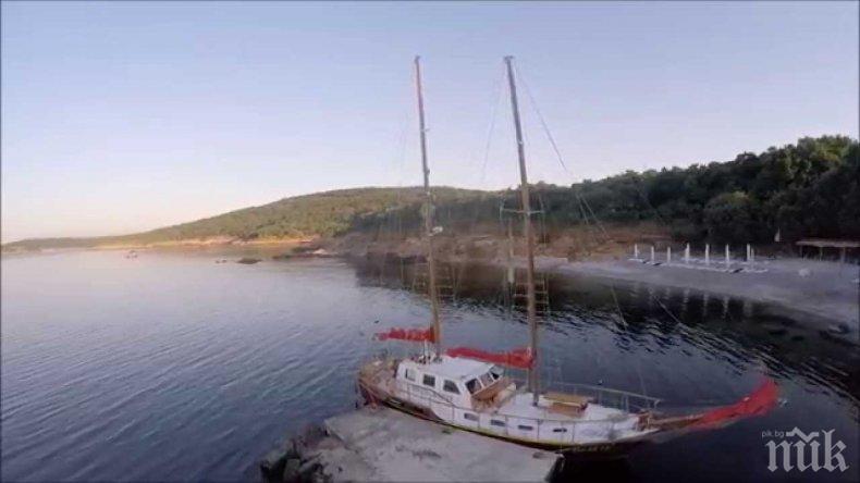 Издирват собственика на българска яхта, потънала в Кавала
