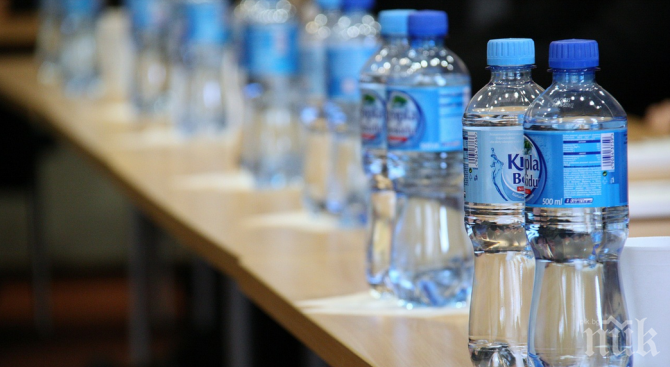 МЕРКИ: Храните за деца в Перник ще се приготвят с бутилирана вода