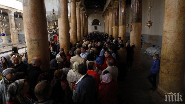 Тържествена празнична литургия отслужиха във Витлеем