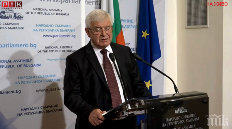 Протестиращите медицински сестри се договориха със здравния министър