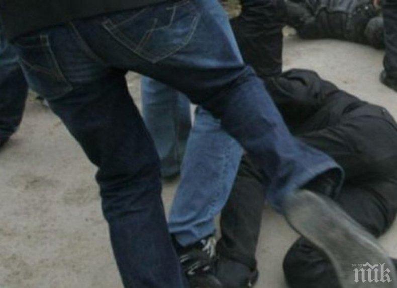 Двама пребиха 41-годишен мъж в Пазарджик
