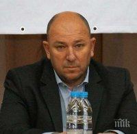 СКАНДАЛ: Граждани искат оставката на депутата Стоян Божинов заради обидите към общинския съветник в Петрич (АУДИО)