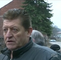 Бобов дол се вдигна на протест - камиони бутат къщи и пукат тръби