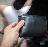 Ученик намери портмоне с много пари и документи и го върна на собственика му