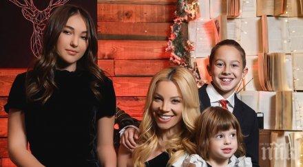 емилия показа доведената дъщеря