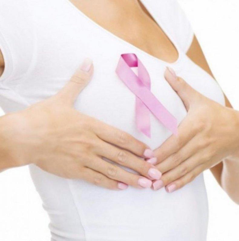 Лекари: Проверявайте гърдите си 2 пъти в месеца за бучка!