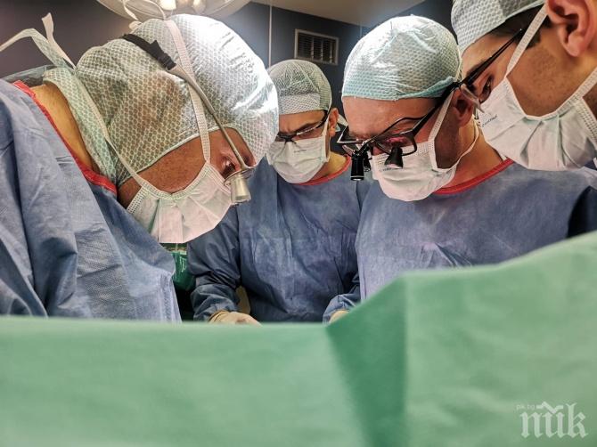 Лекарите от ВМА дадоха втори живот на мъж с нов черен дроб 