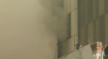 сграда рухна индия затрупани хора