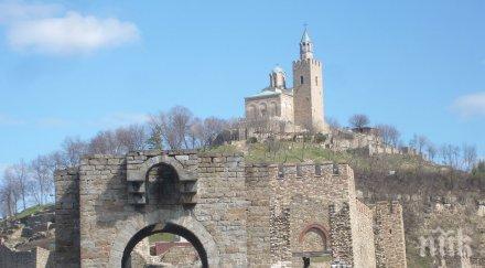 посрещнаха подаръци първия турист царевец година